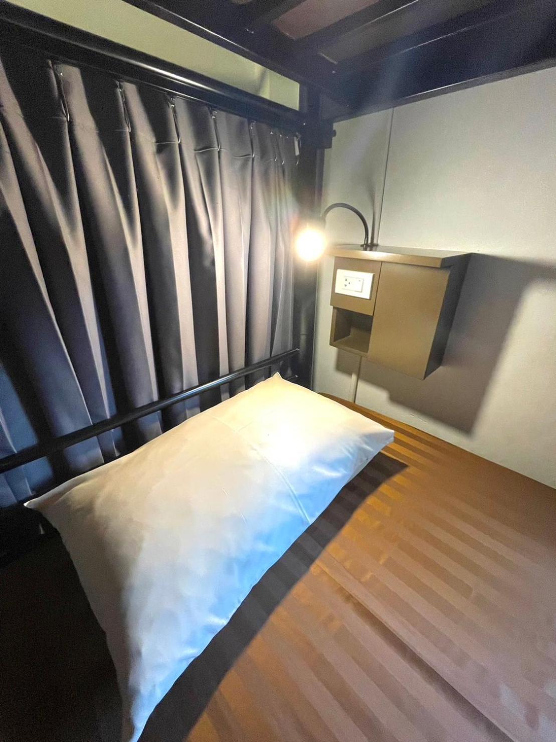 Inn Trog And Inn Soi (Adults Only) Bangkok Exterior photo
