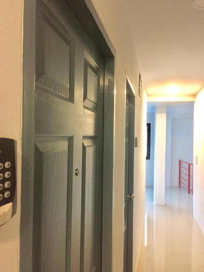Inn Trog And Inn Soi (Adults Only) Bangkok Exterior photo